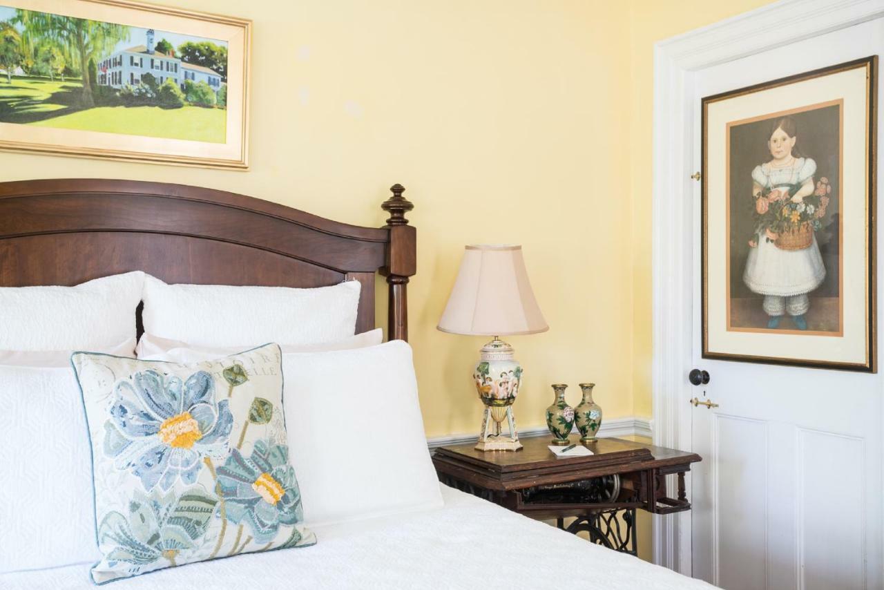 Candleberry Inn On Cape Cod Брустер Екстер'єр фото